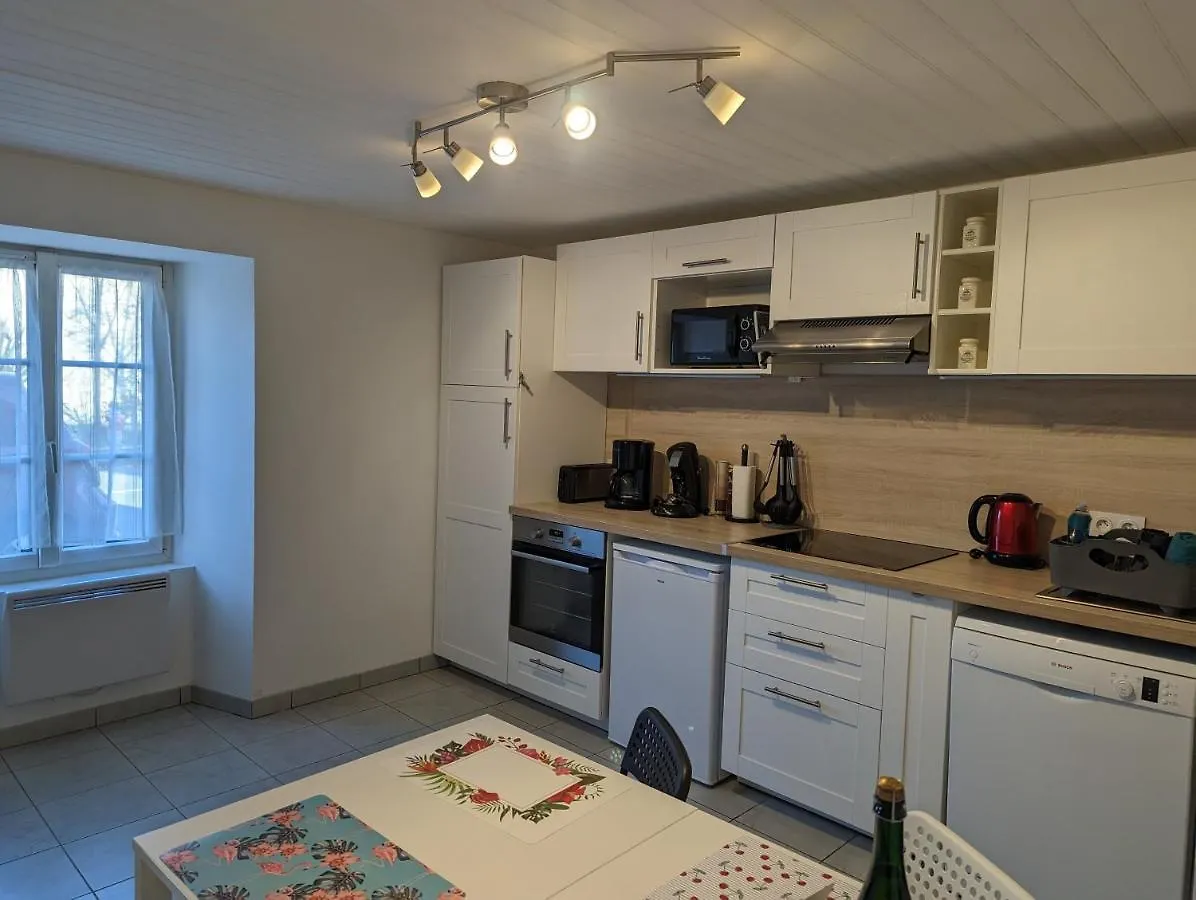 Kerdamez, Maison De Ville Proche Centre, Parking Dinan 0*,  Frankrijk
