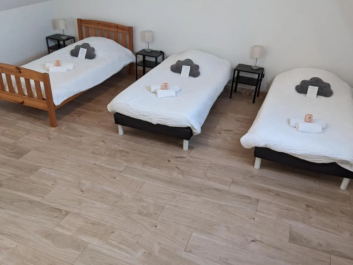 Сasa de vacaciones KERDAMEZ DINAN Maison rénovée 6 pers prox centre Francia