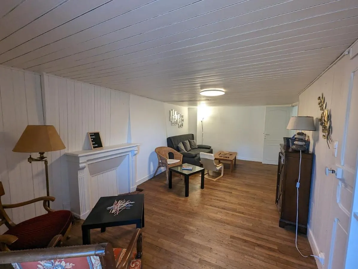 KERDAMEZ DINAN Maison rénovée 6 pers prox centre Francia